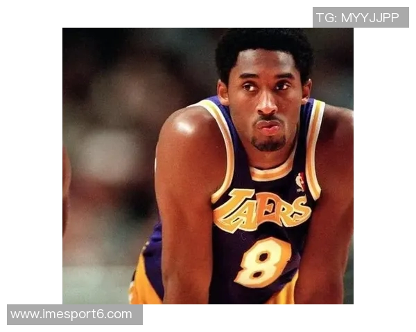 科比与里夫斯前五年得分对比新秀年均7分第五季飙升至285分