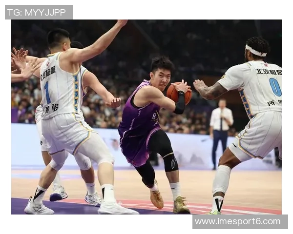 广州男篮主教练强调解决篮板球问题是球队保持竞争力的关键所在 广州男篮主教练强调解决篮板球问题是球队保持竞争力的关键所在