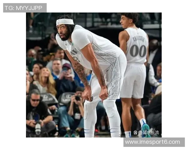 詹姆斯回忆与戴维斯的冠军之路感慨对独行侠的情感对决