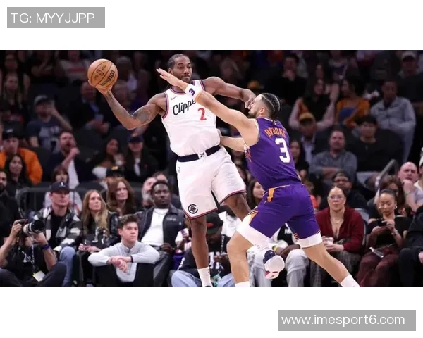 哈登三分火力全开半场独得26分快船领先太阳16分小卡与狄龙合力贡献28分