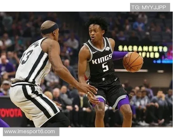 福克斯强调进攻篮板的重要性呼吁球队提升制造失误与转换进攻能力